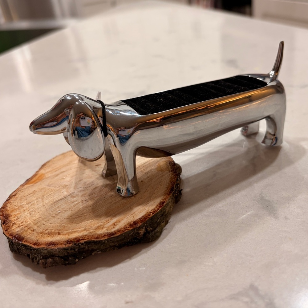 Silver Dachshund Ring holder -(holds 9 rings)